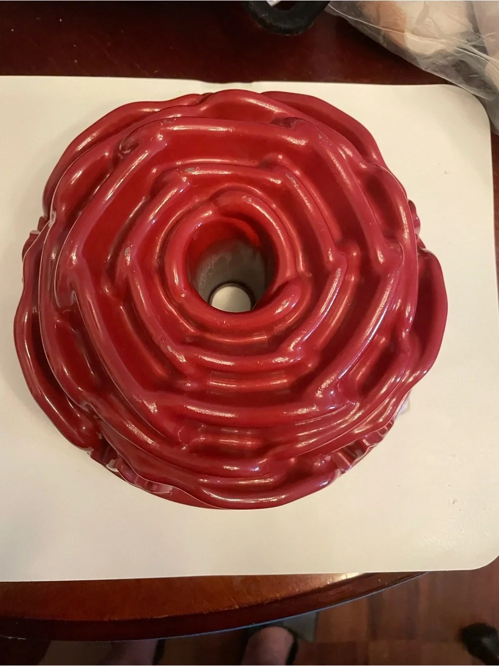 RED TOSE & LEAVES BUNDT CAKE 9”X 4”PAN NON STICK EZCARE BAKEWARE